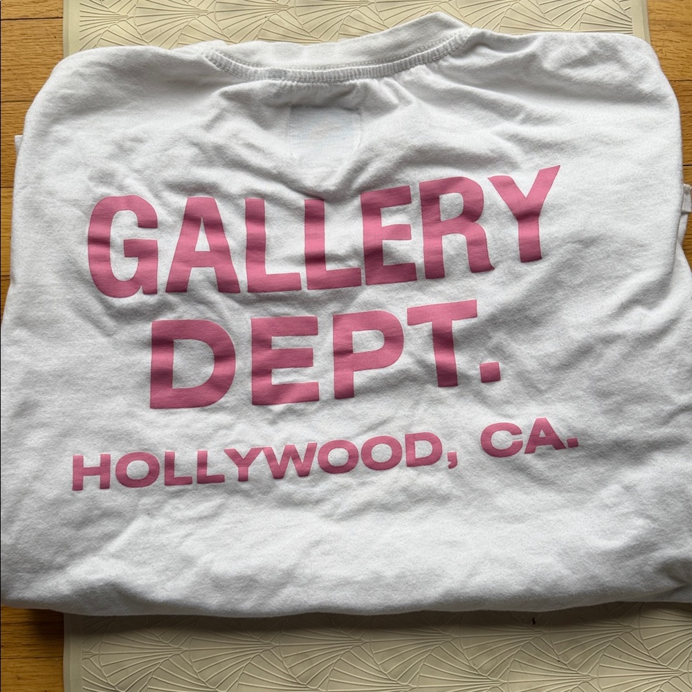 Gallery Dept White T‑Shirt with Pink Chest Logo - Picture 3 of 3